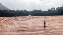 Hàng nghìn hộ dân ngập sâu, nhiều tuyến đường chia cắt