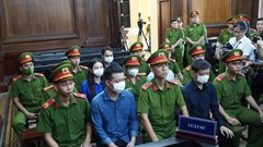 Thùy Tiên, Quang Linh, Hằng Du Mục bước vào phiên tòa sơ thẩm