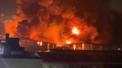 Lửa thiêu rụi 6.000m2 nhà xưởng sản xuất ở Bắc Ninh