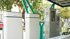 Startup từ phòng lab VinUni phát triển “bộ não” điều phối mạng lưới sạc xe điện