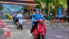 Không cần bằng lái, đổi pin tiện lợi: VinFast Evo Lite trở thành “chân ái” của cư dân phố cổ