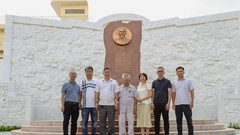 Bài 1: Mang nặng ân tình với Việt Nam
