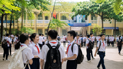 Học sinh có phải làm lại học bạ khi trường đổi tên sau sáp nhập?