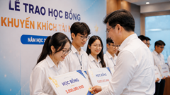 Năm học mới, hàng chục nghìn sinh viên có thể nhận học bổng