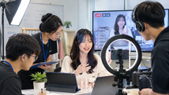 Môn học mới trên giảng đường: Sinh viên lên sóng livestream để lấy điểm