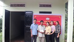 Quảng Ngãi bàn giao 8 ngôi nhà “Đại đoàn kết” cho người nghèo