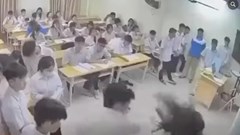 Cú đánh giữa bục giảng và giới hạn cuối cùng của ứng xử học đường