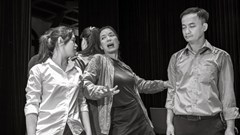 Ánh sáng trên sàn tập