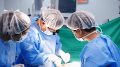 Câu chuyện phía sau chiếc kim giúp bác sĩ Việt giải bài toán khó trong phẫu thuật nhi