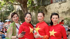 Người dân hào hứng đón xem hợp luyện diễu binh, diễu hành lần 2