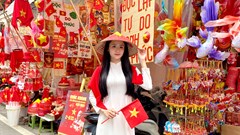 Người dân rộn ràng xuống phố “check-in” mừng Quốc khánh 2.9