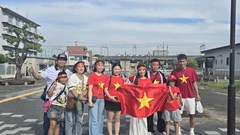 Cổ động viên Việt Nam tiếp lửa cho đội tuyển U23 tại ASIAD 20