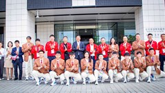 Chủ tịch Ủy ban Olympic Việt Nam Nguyễn Văn Hùng thăm, động viên Đoàn Thể thao Việt Nam