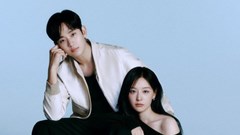 Kim Ji Won tái xuất ấn tượng, Kim Soo Hyun vẫn chờ ngày trở lại màn ảnh