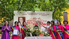 Hội thi cắm hoa, trang trí mâm ngũ quả dâng Bác