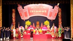 Nghệ sĩ sân khấu tưởng nhớ tổ nghề, hướng về đồng bào bị ảnh hưởng bão lũ