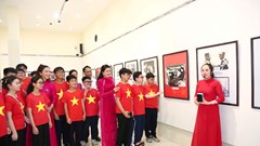 Hải Phòng:  Triển lãm ảnh “Đất nước trọn niềm vui”