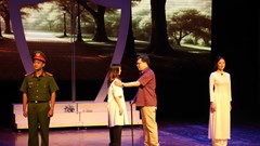 “Hoàng hôn rực nắng”: Vở kịch đậm chất nhân văn