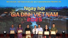 Tôn vinh giá trị gia đình Việt Nam