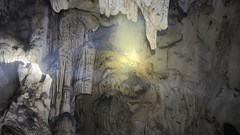 Khám phá hang động mới được phát hiện ở Thanh Hóa 