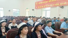 Tập huấn bảo tồn trang phục truyền thống của người Dao ở Thanh Hoá