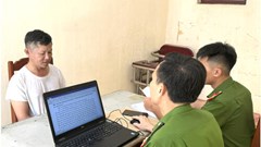 Hạt phó Hạt Quản lý đường bộ bị bắt vì trộm biển báo giao thông