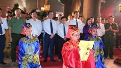 Dâng hương tưởng niệm Anh hùng dân tộc Lê Lợi