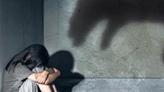 Nữ sinh lớp 8 bị hàng xóm xâm hại 