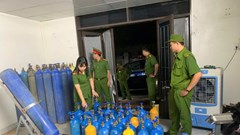 Thanh Hoá phát hiện, thu giữ hàng nghìn bình khí cười