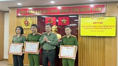 Bắt và vận động đầu thú 27 đối tượng truy nã