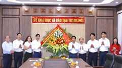 Lãnh đạo tỉnh Thanh Hoá thăm, chúc mừng Ngày Nhà giáo Việt Nam