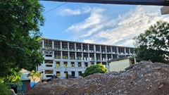 Tạm dừng xây dựng mới, sửa chữa trụ sở cấp huyện