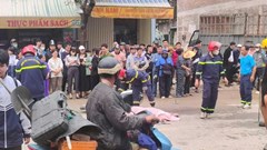 Xe máy va chạm xe tải, 2 học sinh lớp 8 thương vong