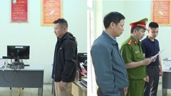 Khởi tố 2 đối tượng khai thác cát trái phép