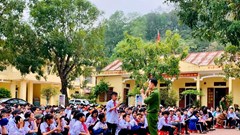Gieo mầm ý thức pháp luật cho học sinh