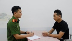 Tạm giữ người đàn ông say rượu hành hung cô giáo 