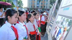 Lan tỏa văn hóa giao thông qua triển lãm ảnh, tranh cổ động