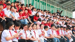 Hàng trăm em cùng lan tỏa thông điệp “Học bơi để an toàn”