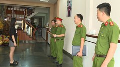 Khám xét trùm băng nhóm Vi ngộ và loạt công ty