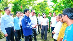 Phó Thủ tướng Mai Văn Chính thị sát vùng lũ Thanh Hóa