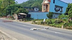 Hố sụt án ngữ giữa lòng đường, Thái Nguyên lập rào phong tỏa