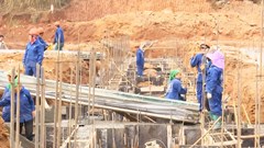 Tăng tốc thi công làm trường trăm tỉ đồng cho vùng biên viễn