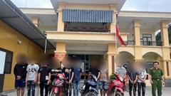 Triệu tập 14 thiếu niên mang hung khí, phóng xe gây náo loạn