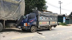 Xe tải tông xe đầu kéo khiến 3 người thương vong