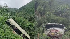 Xe khách 29 chỗ rơi xuống vực ở Tuyên Quang, 1 người tử vong