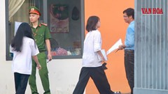 326 thí sinh bước vào môn thi đầu tiên kỳ thi lại tốt nghiệp THPT