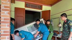 Lượng lớn đất đá tràn vào nhà dân ở Thái Nguyên
