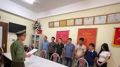 Hé lộ chiêu trò nhóm đối tượng dựng màn đãi vàng giả để lừa tiền tỉ