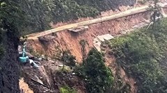 Lào Cai di dời loạt hộ dân khỏi khu vực sạt lở