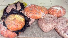 Chặn đứng 2 đối tượng ném trứng gà non không rõ nguồn gốc qua biên giới